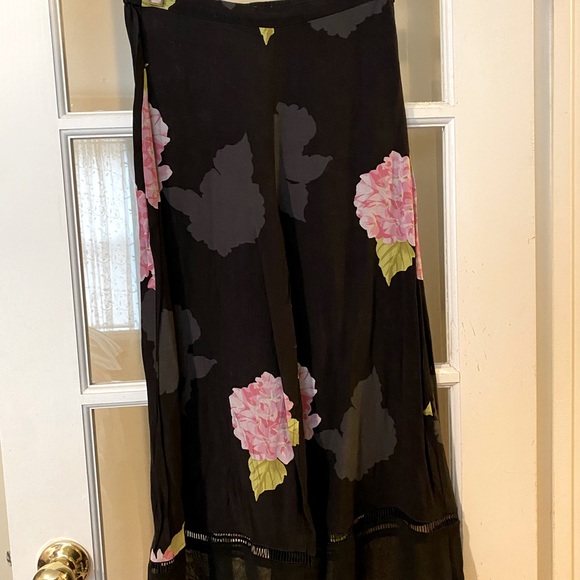 French connection wide leg crop floral pant size 4 🌸 - Picture 3 of 7